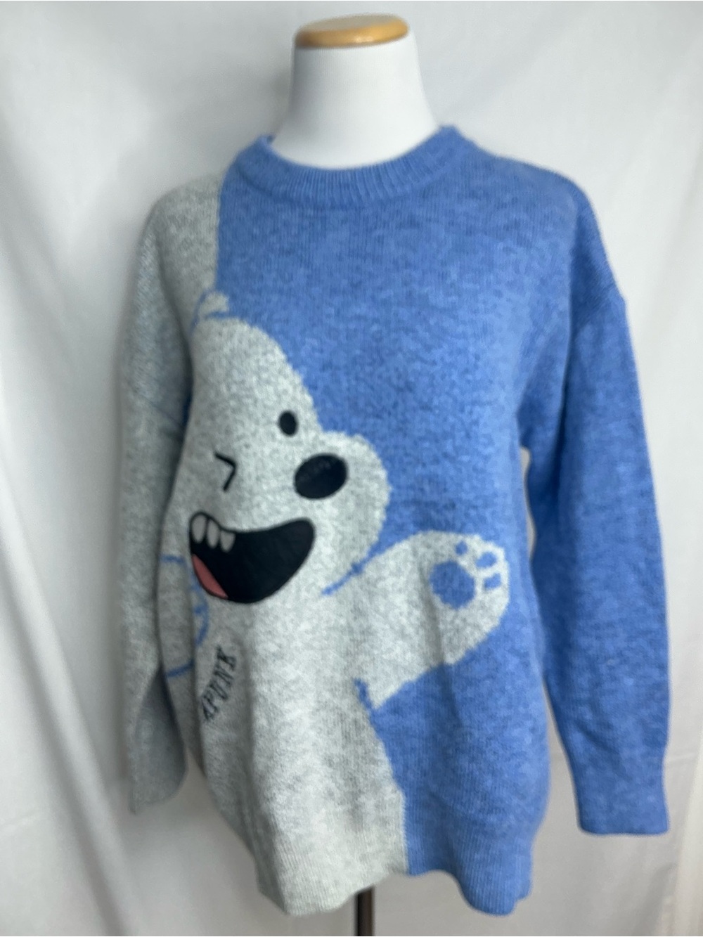 2128 - Blue & Gray Bear Graphic Crewneck Sweater